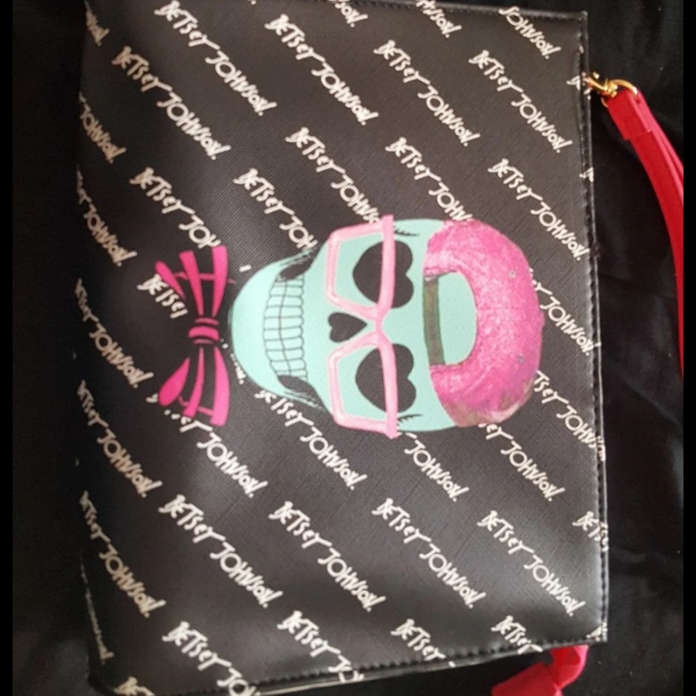 Large Wristlet
